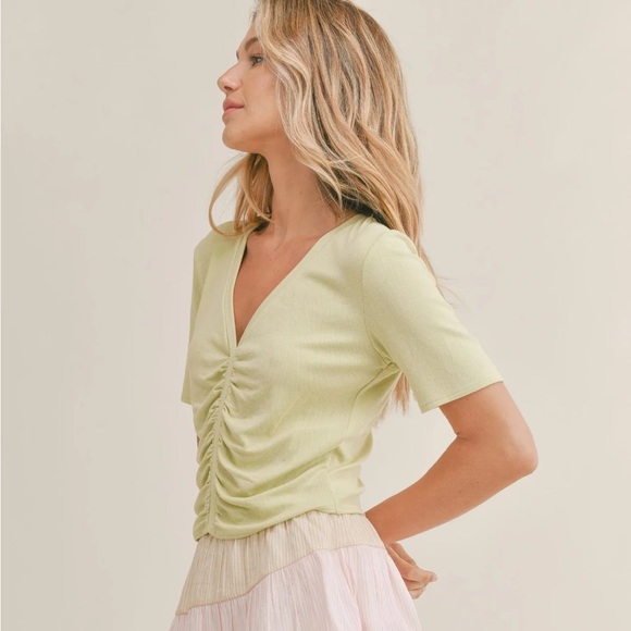 NEW Sadie & Sage- Ruched Top - Picture 5 of 8